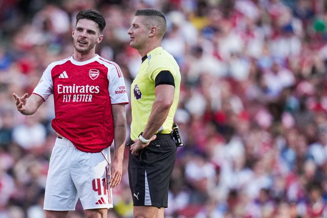 Declan Rice of Arsenal speaking to Robert Jones during the Pre-season friendly match Arsenal vs Athletic Bilbao at Emirates Stadium, London, United Kingdom, 9th August 2025

(Photo by Harvey Murphy/News Images)