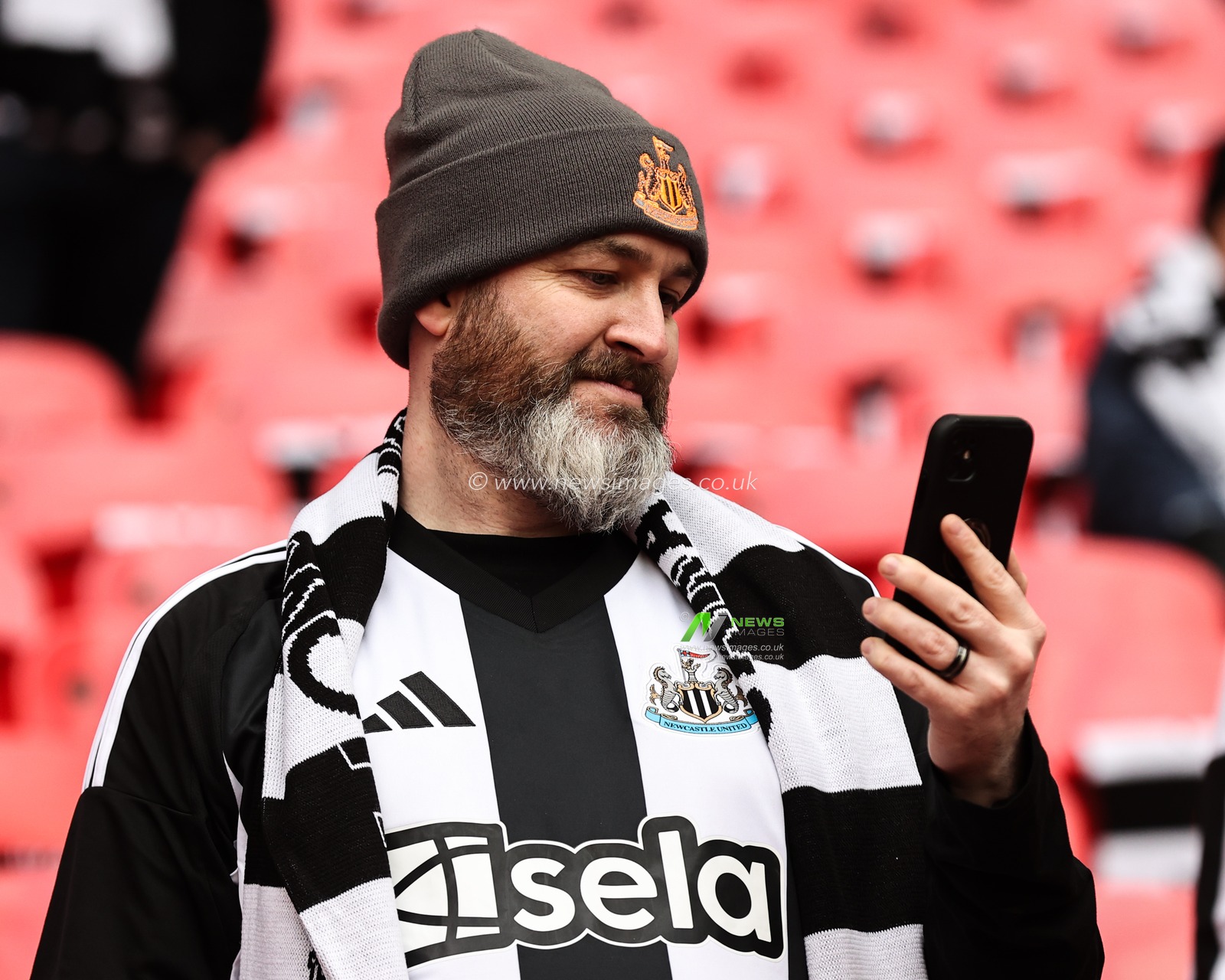 Newcastle fans arrive ahead of the Carabao Cup Final match Liverpool vs Newcastle United at Wembley Stadium , London, United Kingdom, 16th March 2025

(Photo by Alfie Cosgrove/News Images)