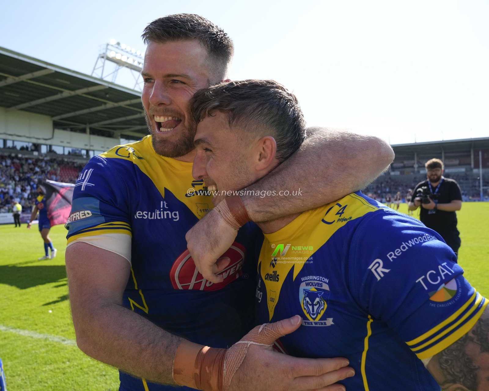Lachlan Fitzgibbon of Warrington Wolves celebrates the win with Sam Powell of Warrington Wolves after the Betfred Challenge Cup Semi-Final match Huddersfield Giants vs Warrington Wolves at Totally Wicked Stadium, St Helens, United Kingdom, 19th May 2024

(Photo by Steve Flynn/News Images)
