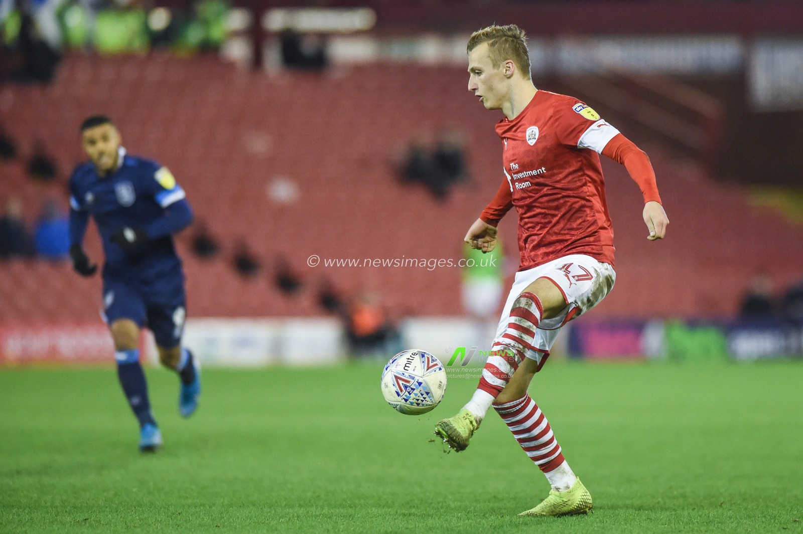 11th January 2020, Oakwell, Barnsley, England; Sky Bet Championship, Barnsley v Huddersfield Town : Marcel Ritzmaier (17) of Barnsley FC controls a long ball

Credit: Dean Williams/News Images