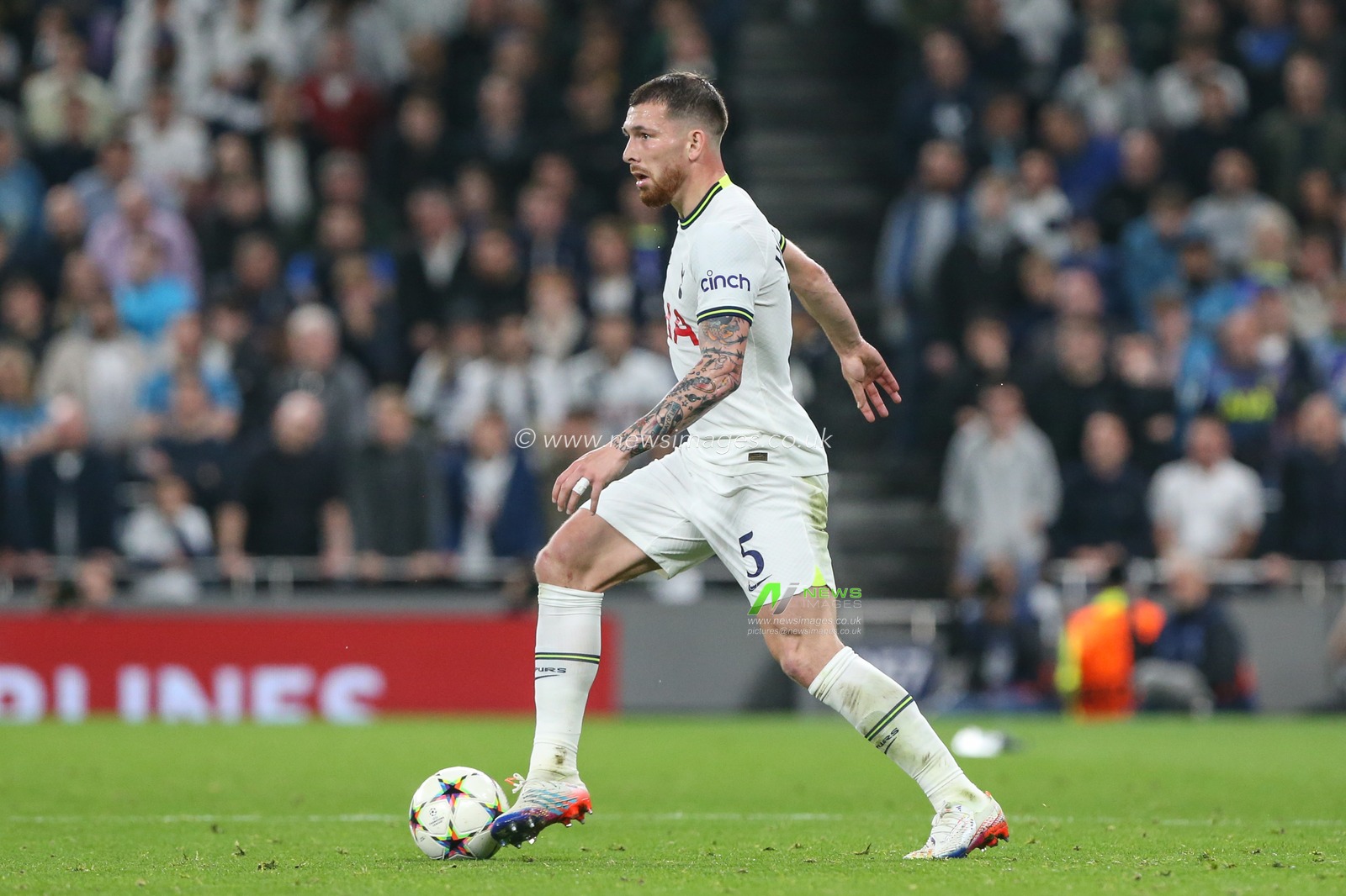 Pierre-Emile HÃ¸jbjerg #5 of Tottenham Hotspur on the ball during the UEFA Champions League match Tottenham Hotspur vs Sporting Lisbon at Tottenham Hotspur Stadium, London, United Kingdom, 26th October 2022

(Photo by Arron Gent/News Images)