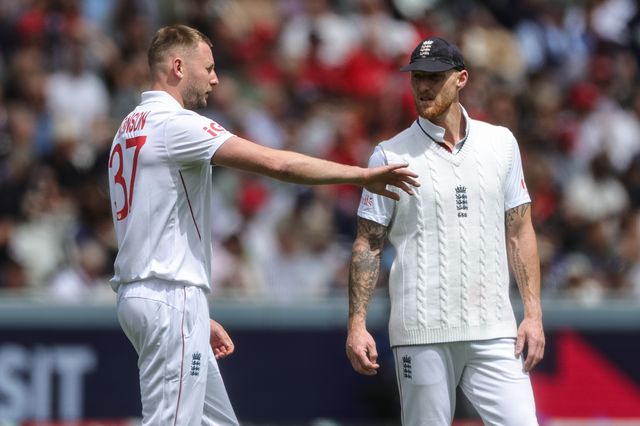 Gus Atkinson of England speaks to England captain Ben Stokes during the 1st Rothesay Test Match Day 2 match England vs New Zealand at Lords, London, United Kingdom on 05 June 2026

(Photo by Mark Cosgrove/News Images)
