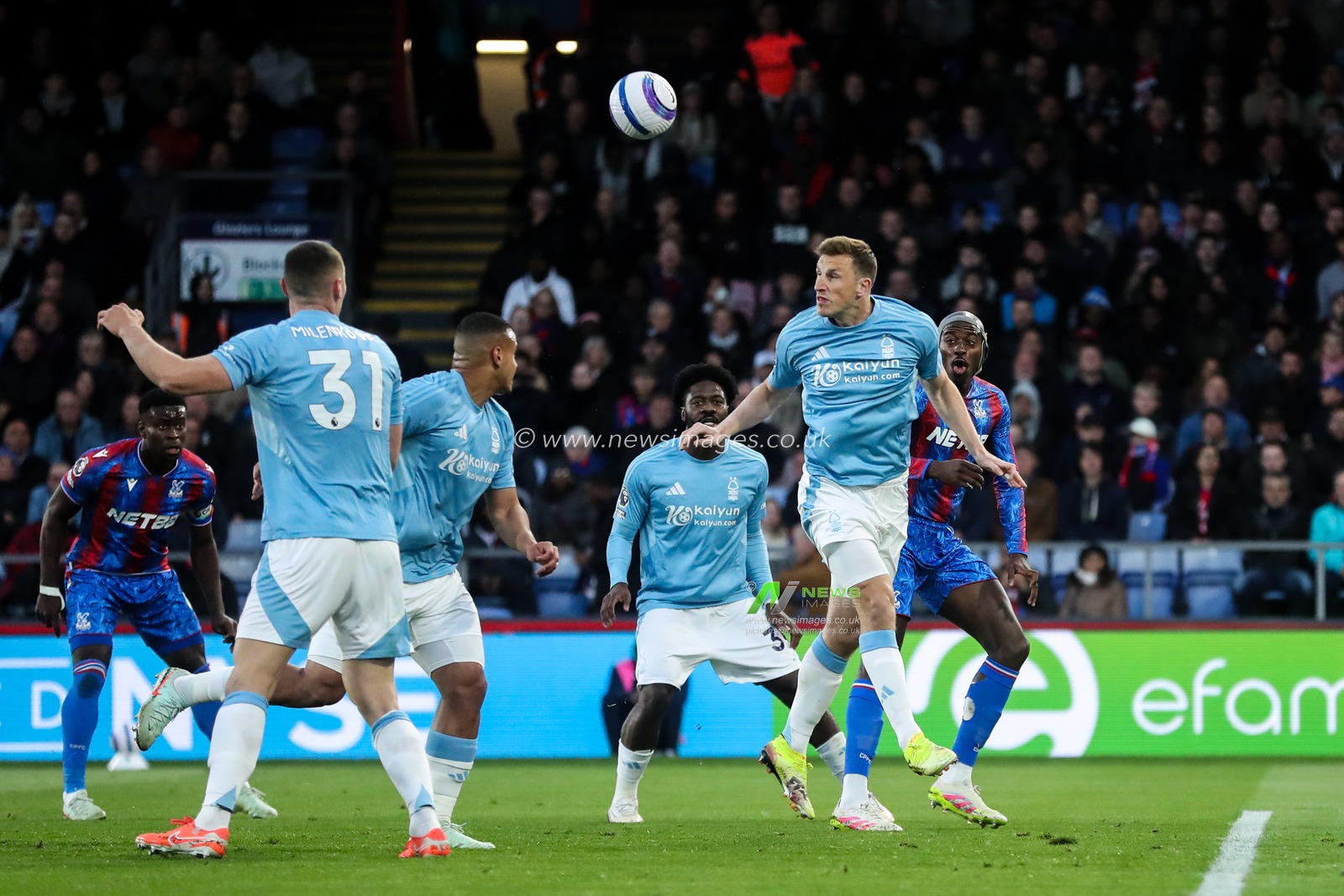 Chris Wood of Nottingham Forest heads the ball clear during the Premier League match Crystal Palace vs Nottingham Forest at Selhurst Park, London, United Kingdom, 5th May 2025

(Photo by Izzy Poles/News Images)