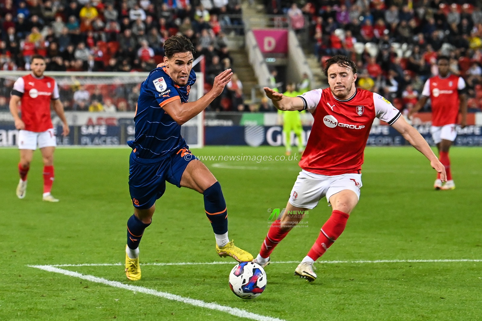 Theo Corbeanu #25 of Blackpool makes a break with the ball during Sky Bet Championship match Rotherham United vs Blackpool at New York Stadium, Rotherham, United Kingdom, 14th September 2022

(Photo by Craig Thomas/News Images)