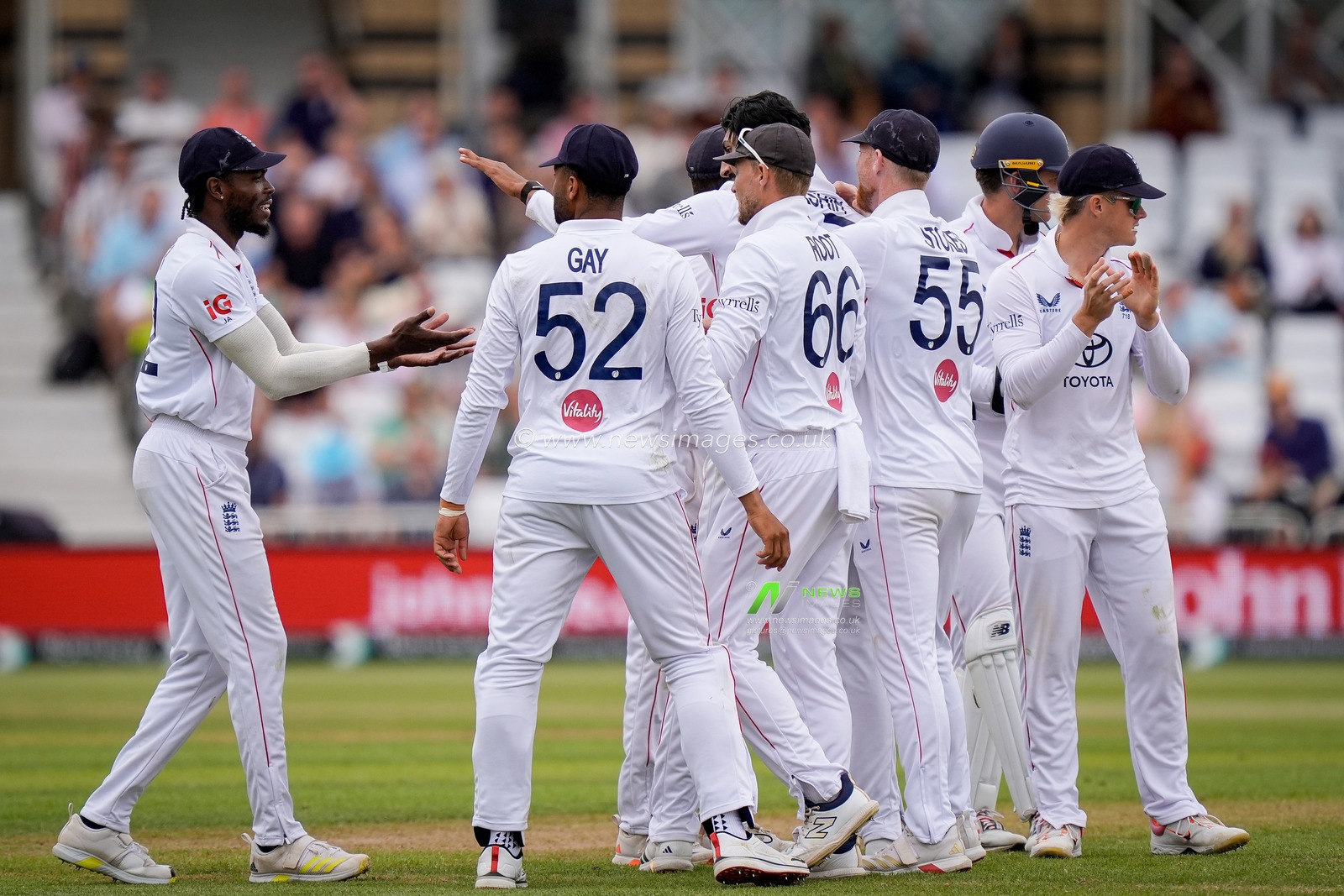 Shoaib Bashir of England celebrates the wicket of Rachin Ravindra of New Zealand during the 3rd Rothesay Test Match Day 4 match England vs New Zealand at Trent Bridge, Nottingham, United Kingdom on 28 June 2026

(Photo by Maynard Manyowa/News Images)