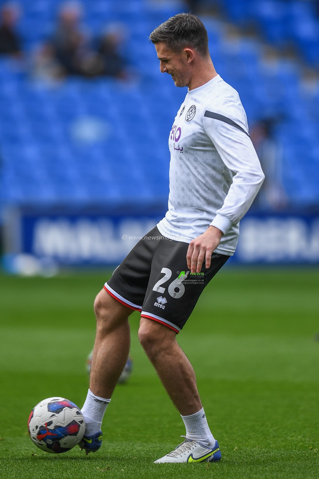Ciaran Clark #26 of Sheffield United  during the pre-game warmup during the Sky Bet Championship match Cardiff City vs Sheffield United at Cardiff City Stadium, Cardiff, United Kingdom, 12th November 2022

(Photo by Mike Jones/News Images)