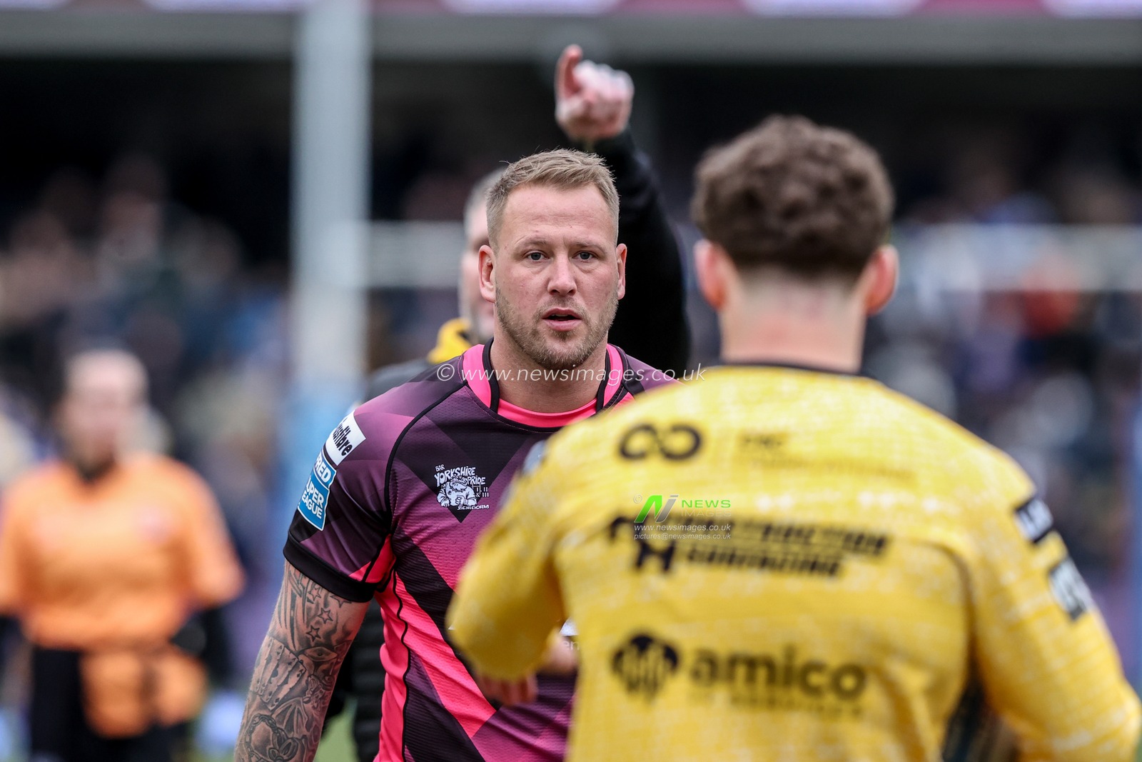 Joe Westerman of Castleford Tigers during pre-game warm up during the Betfred Super League Round 3 match Leeds Rhinos vs Castleford Tigers at Headingley Stadium, Leeds, United Kingdom, 2nd March 2025

(Photo by Alfie Cosgrove/News Images)