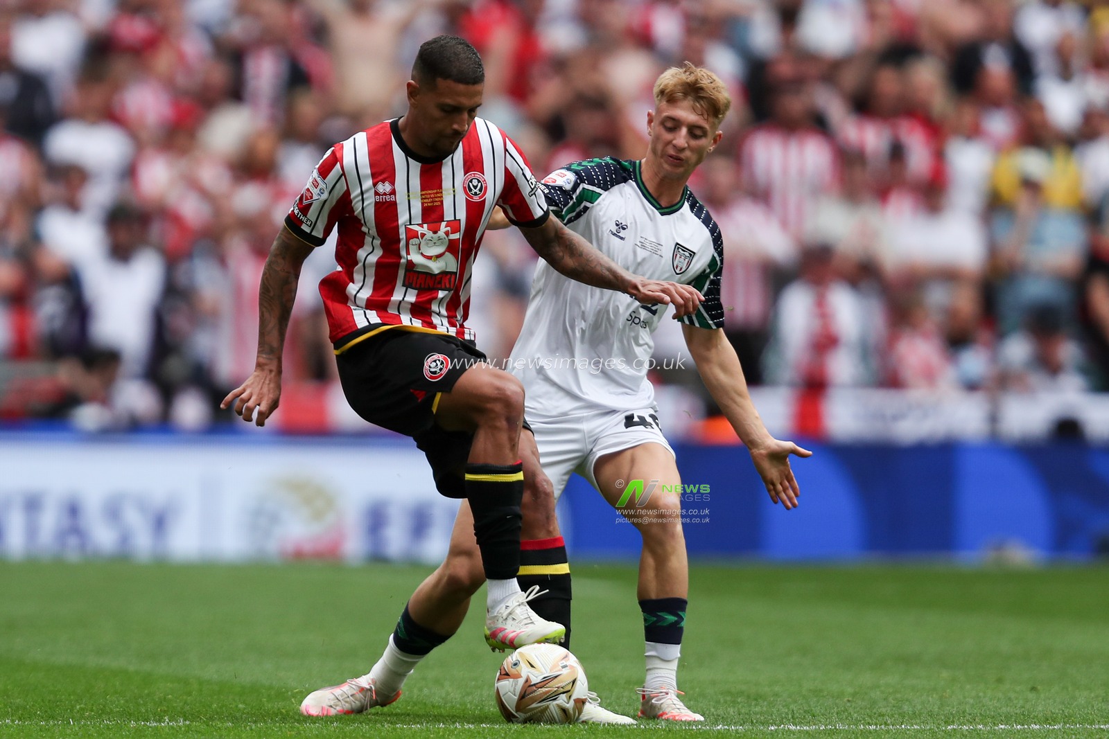 Vinicius Souza of Sheffield United with ball at his feet during the Sky Bet Championship Playoff Final match Sheffield United vs Sunderland at Wembley Stadium, London, United Kingdom, 24th May 2025

(Photo by Izzy Poles/News Images)