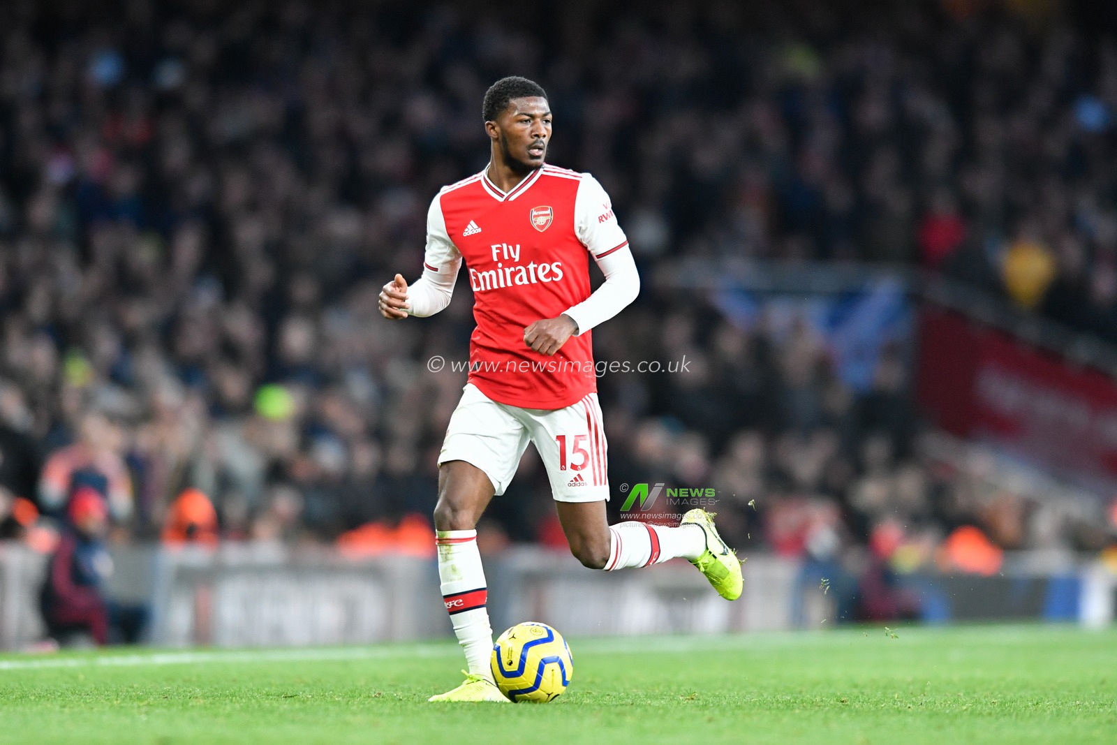18th January 2020, Emirates Stadium, London, England; Premier League, Arsenal v Sheffield United : Ainsley Maitland-Niles (15) of Arsenal looks for a pass

Credit: Simon Whitehead/News Images