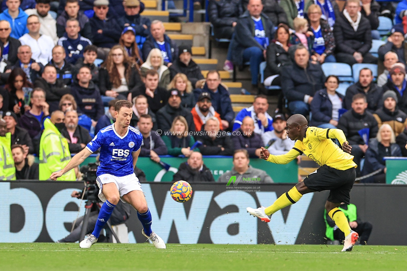 Ngolo Kante #7 of Chelsea scores to make it 0-2