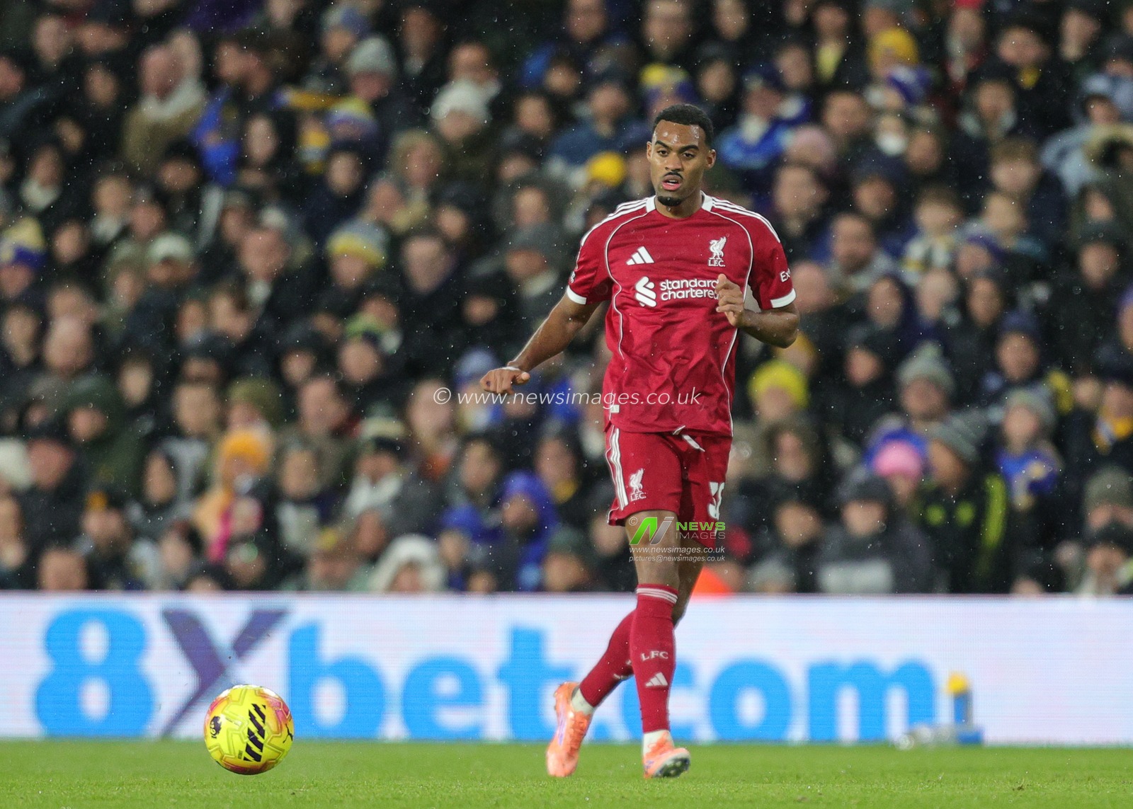Ryan Gravenberch of Liverpool passes the ball during the Premier League match Leeds United vs Liverpool at Elland Road, Leeds, United Kingdom, 6th December 2025

(Photo by Richard Bierton/News Images)

*** GER AUT SUI OUT ***