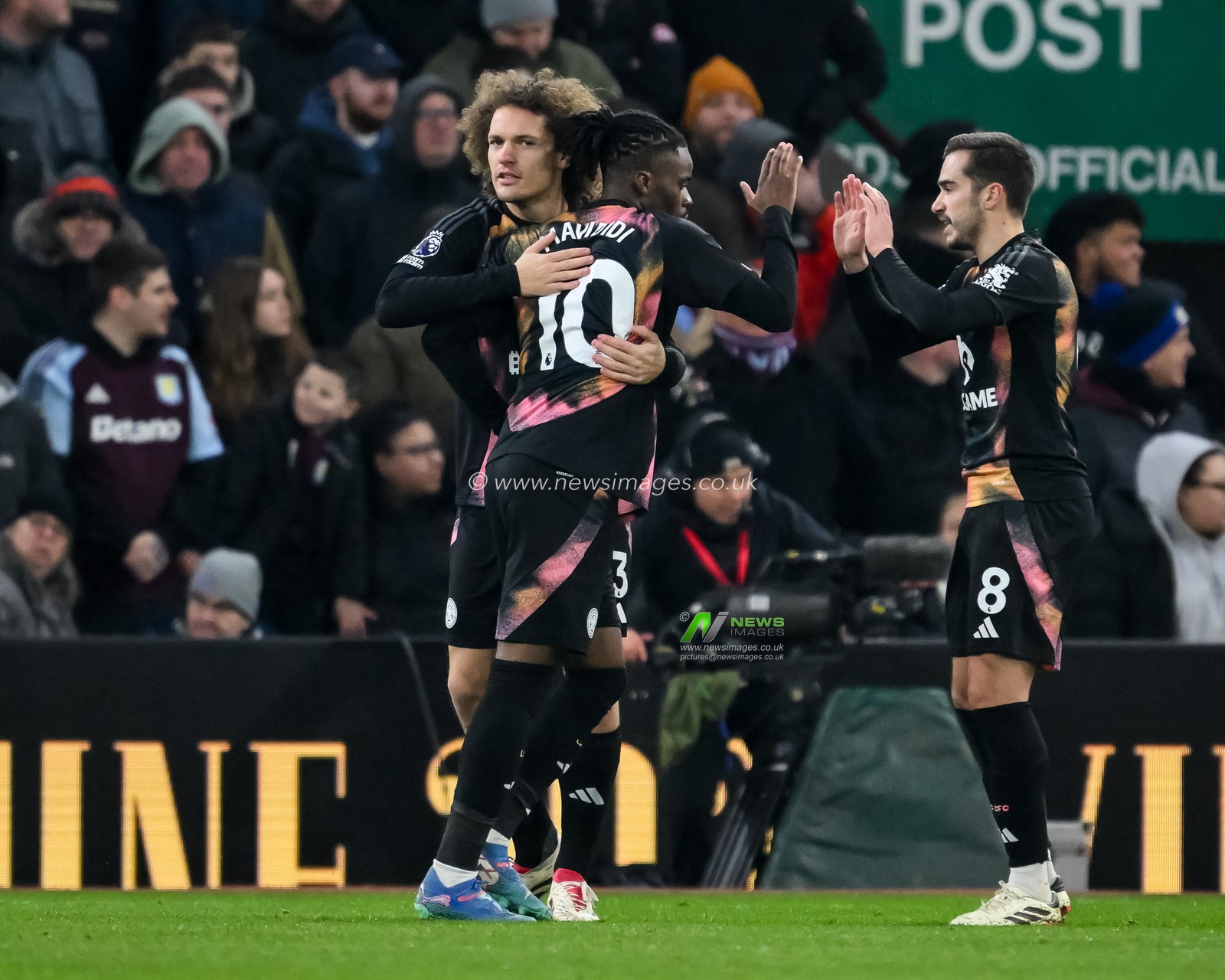 Stephy Mavididi of Leicester City celebrates his goal to make it 1-1 during the Premier League match Aston Villa vs Leicester City at Villa Park, Birmingham, United Kingdom, 4th January 2025

(Photo by Craig Thomas/News Images)