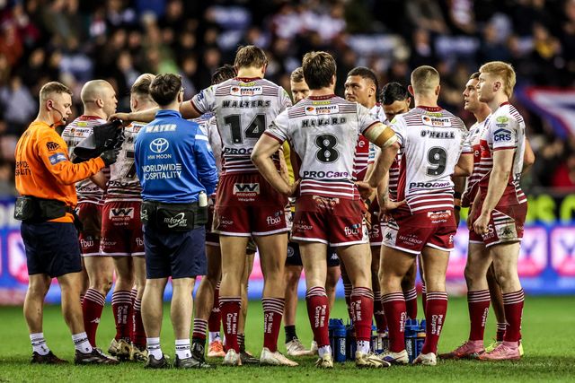 Wigan have a team huddle after going over for a try making the score 28-0 during the Betfred Super League match Wigan Warriors vs Leigh Leopards at The Brick Community Stadium, Wigan, United Kingdom on 26 February 2026

(Photo by Alfie Cosgrove/News Images)