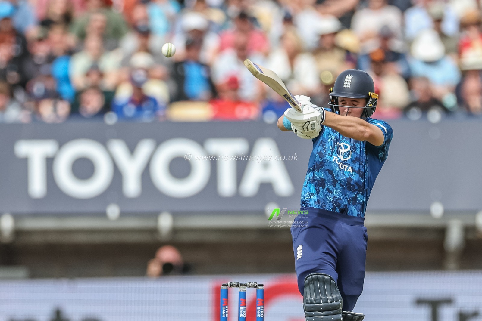 Jacob Bethell of England hits a four (4) during the 1st Metro Bank ODI England vs West Indies at Edgbaston, Birmingham, United Kingdom, 29th May 2025

(Photo by Mark Cosgrove/News Images)