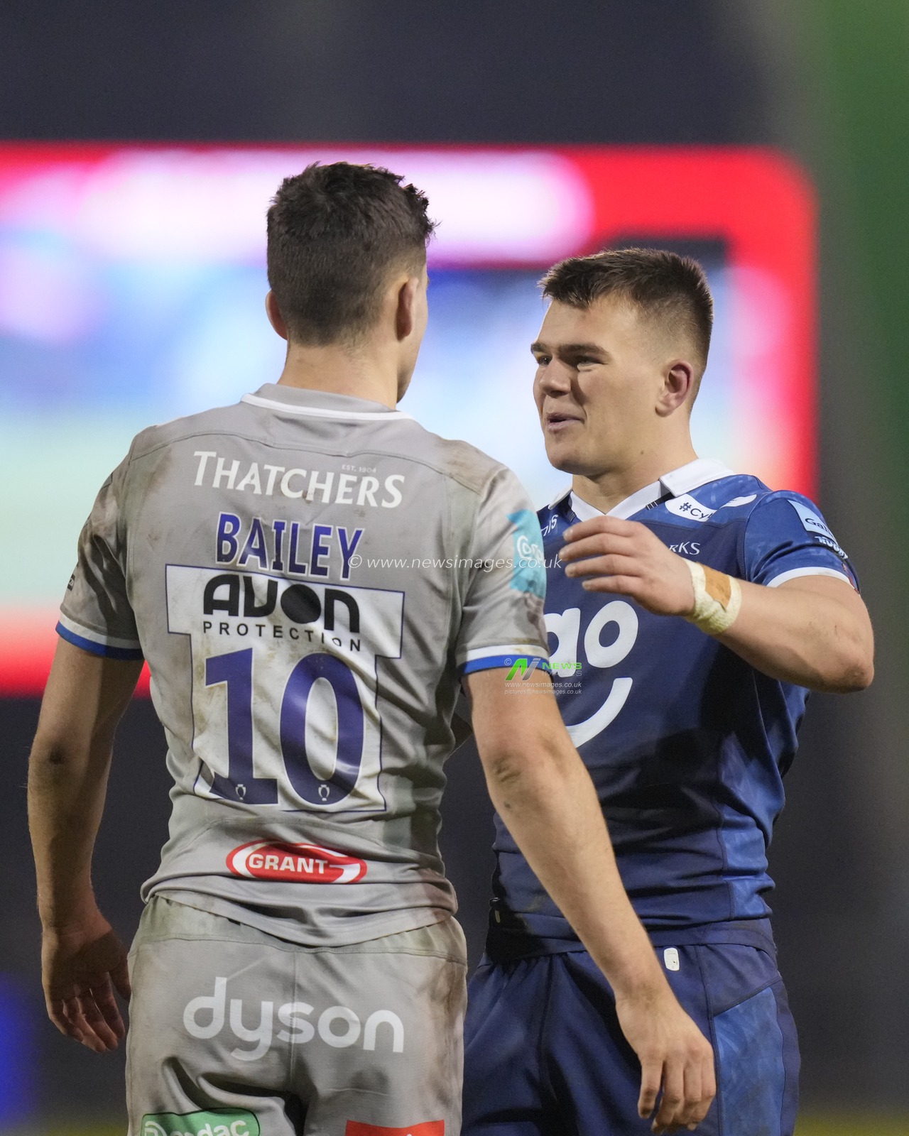 Joe Carpenter #15 of Sale Sharks speaks with Orlando Bailey #10 of Bath Rugby after the Gallagher Premiership match Sale Sharks vs Bath Rugby at AJ Bell Stadium, Eccles, United Kingdom, 27th January 2023

(Photo by Steve Flynn/News Images)