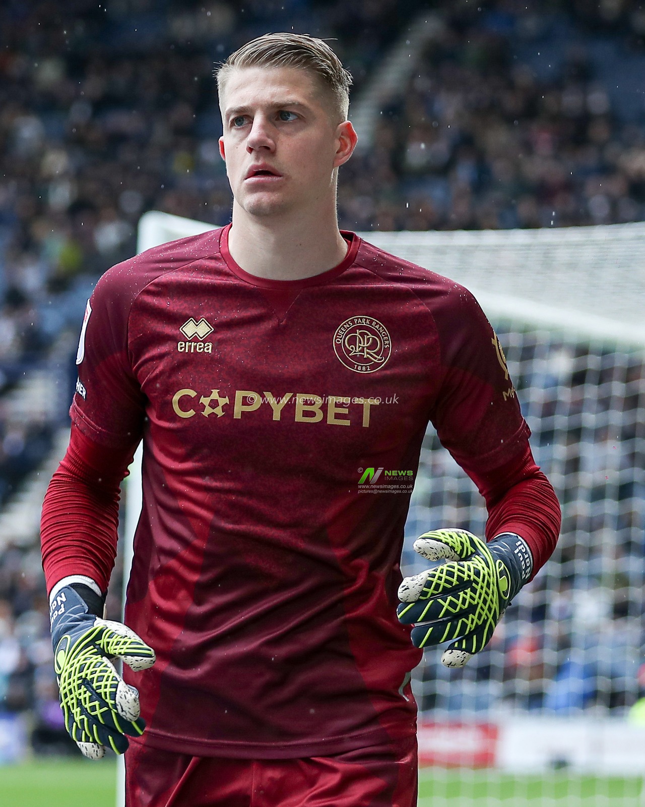 Paul Nardi of Queens Park Rangers during the Sky Bet Championship match Preston North End vs Queens Park Rangers at Deepdale, Preston, United Kingdom, 18th April 2025

(Photo by Jorge Horsted/News Images)