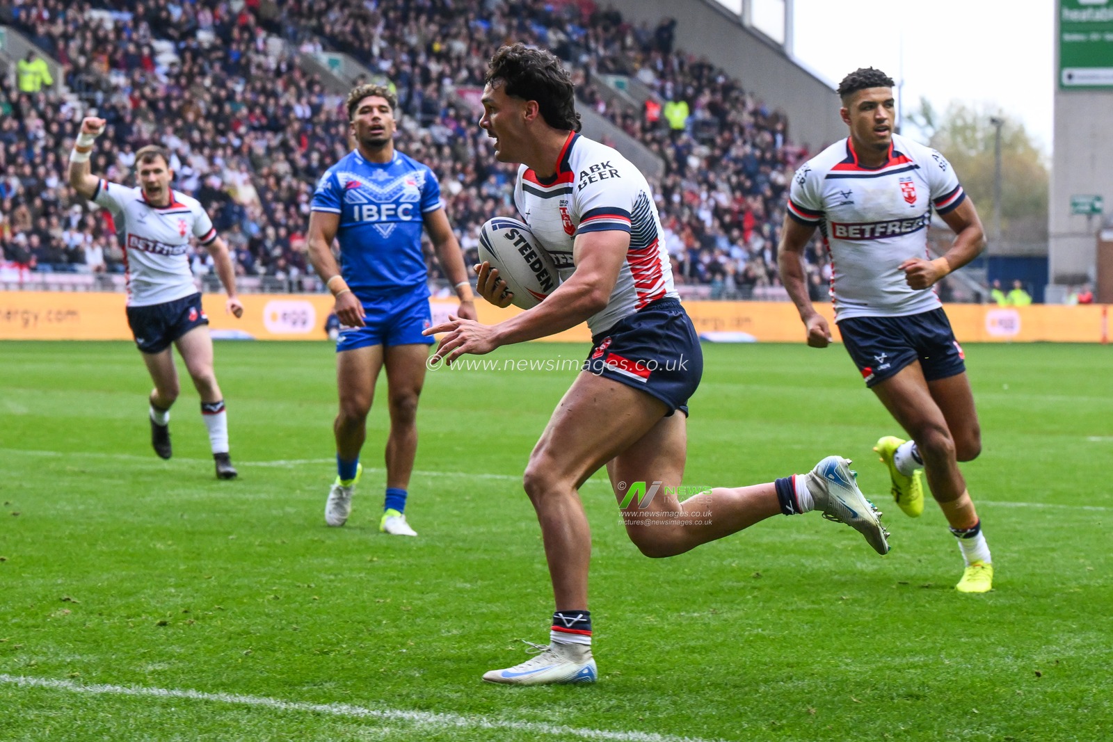 Herbie Farnworth of England goes over for a try during the ABK Beer Internationals Series match England vs Samoa at The Brick Community Stadium, Wigan, United Kingdom, 27th October 2024

(Photo by Craig Thomas/News Images)