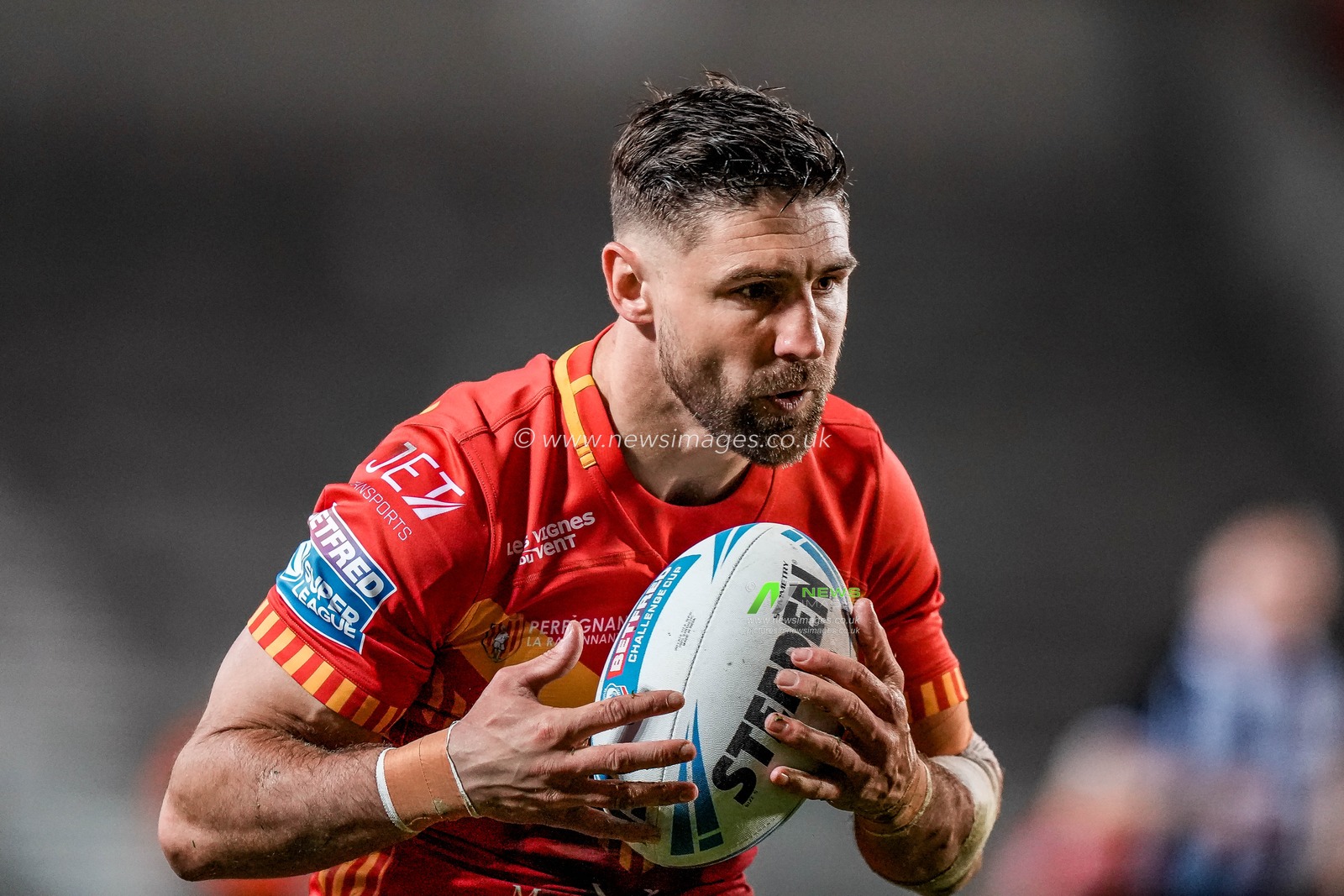 Julian Bousquet of Catalans Dragons catches the ball during the Betfred Challenge Cup Quarter Final match St Helens vs Catalans Dragons at The BrewDog Stadium, St Helens, United Kingdom on 10 April 2026

(Photo by Maynard Manyowa/News Images)