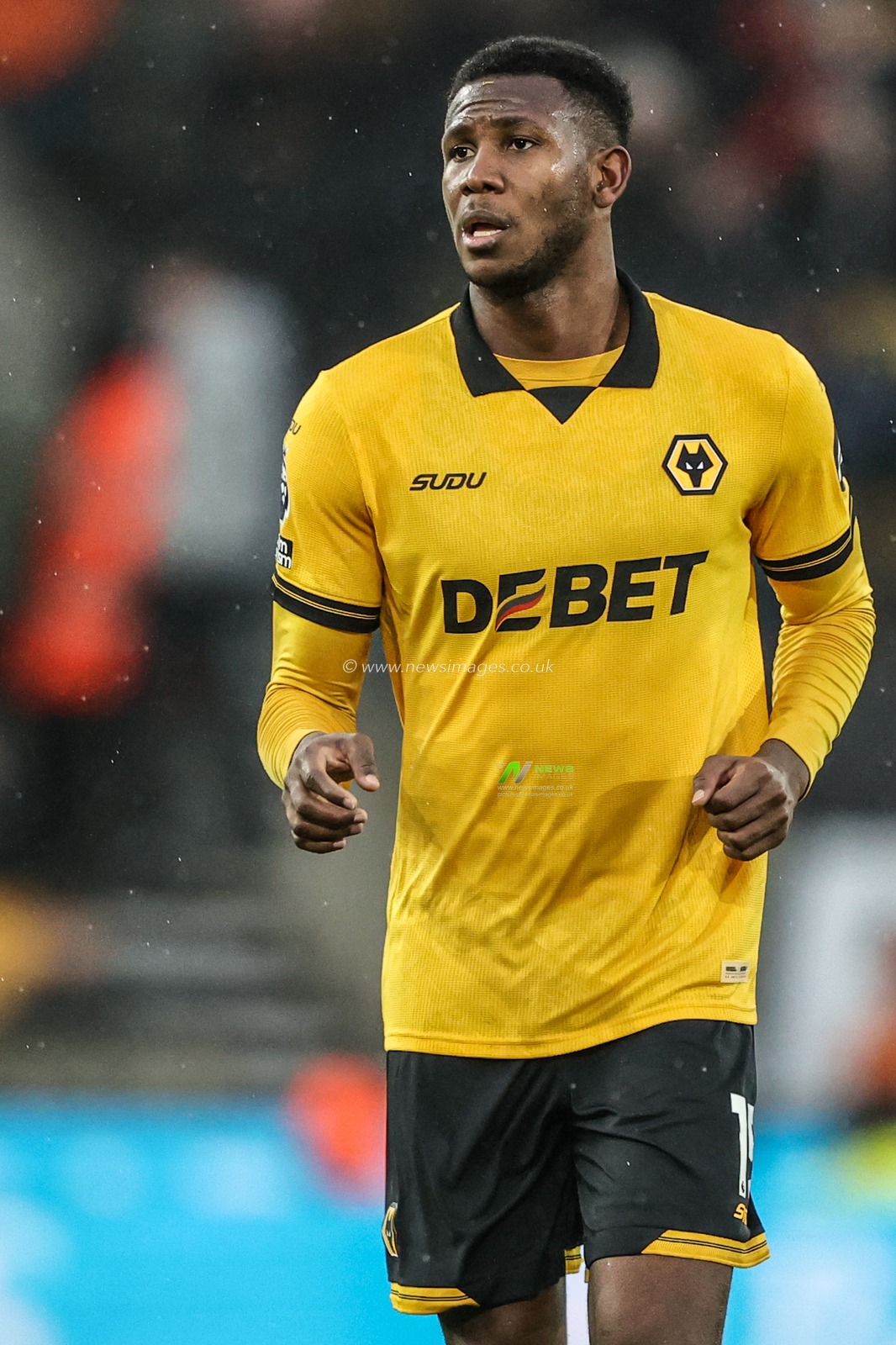 Yerson Mosquera of Wolverhampton Wanderers during the Premier League match Wolverhampton Wanderers vs Newcastle United at Molineux, Wolverhampton, United Kingdom, 18th January 2026

(Photo by Alfie Cosgrove/News Images)