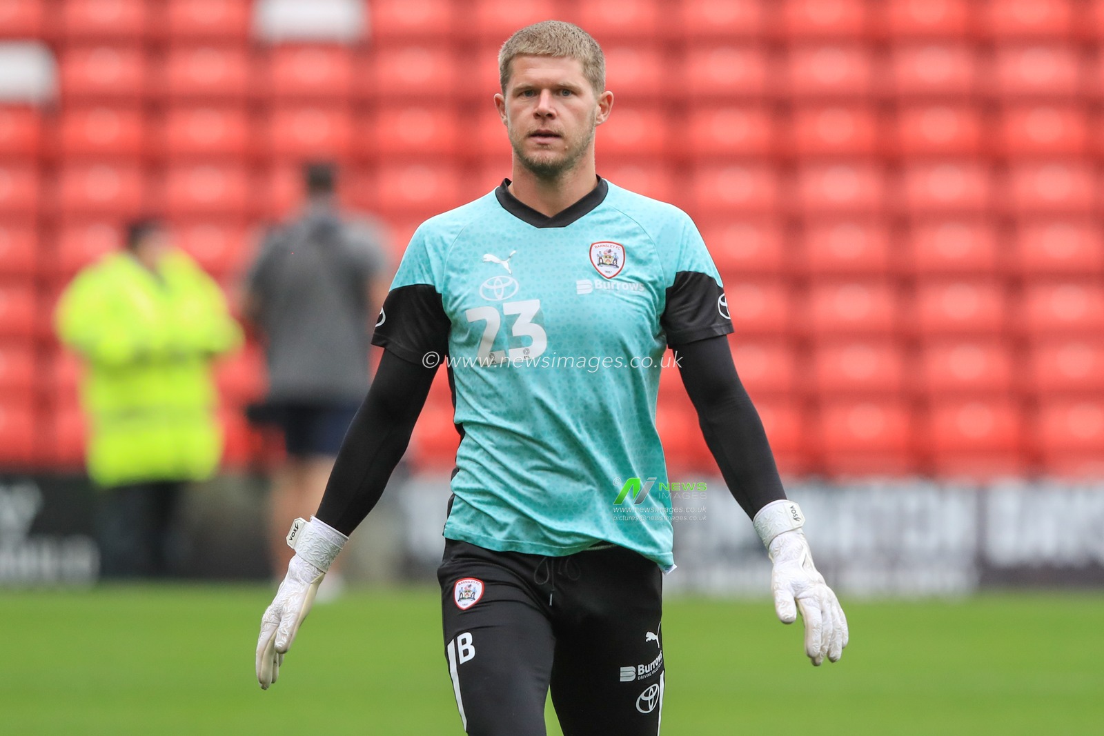 Ben Killip #23 of Barnsley in the pregame warmup session during the Sky Bet League 1 match Barnsley vs Burton Albion at Oakwell, Barnsley, United Kingdom, 16th September 2023

(Photo by Alfie Cosgrove/News Images)