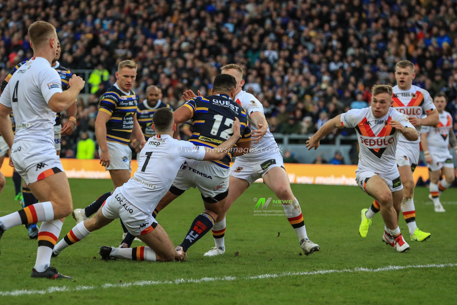 12th January 2020, Headingley Carnegie Stadium, Leeds, England; Jamie Jones-Buchanan, Rob Burrow Testimonial, Leeds Rhinos v Bradford Bulls : Rhyse Martin (12) of Leeds Rhinos goes over for a try 


Credit: Mark Cosgrove/News Images