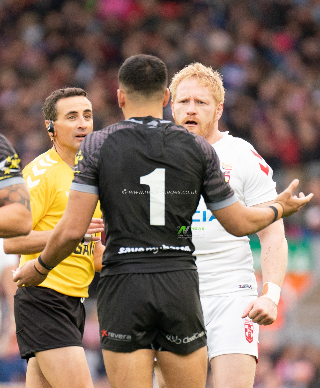 Tempers flare during todays match

4th November, Anfield, Liverpool, England ; Rugby League International Test Match , England v New Zealand ; 


Credit:  Terry Donnelly/News Images