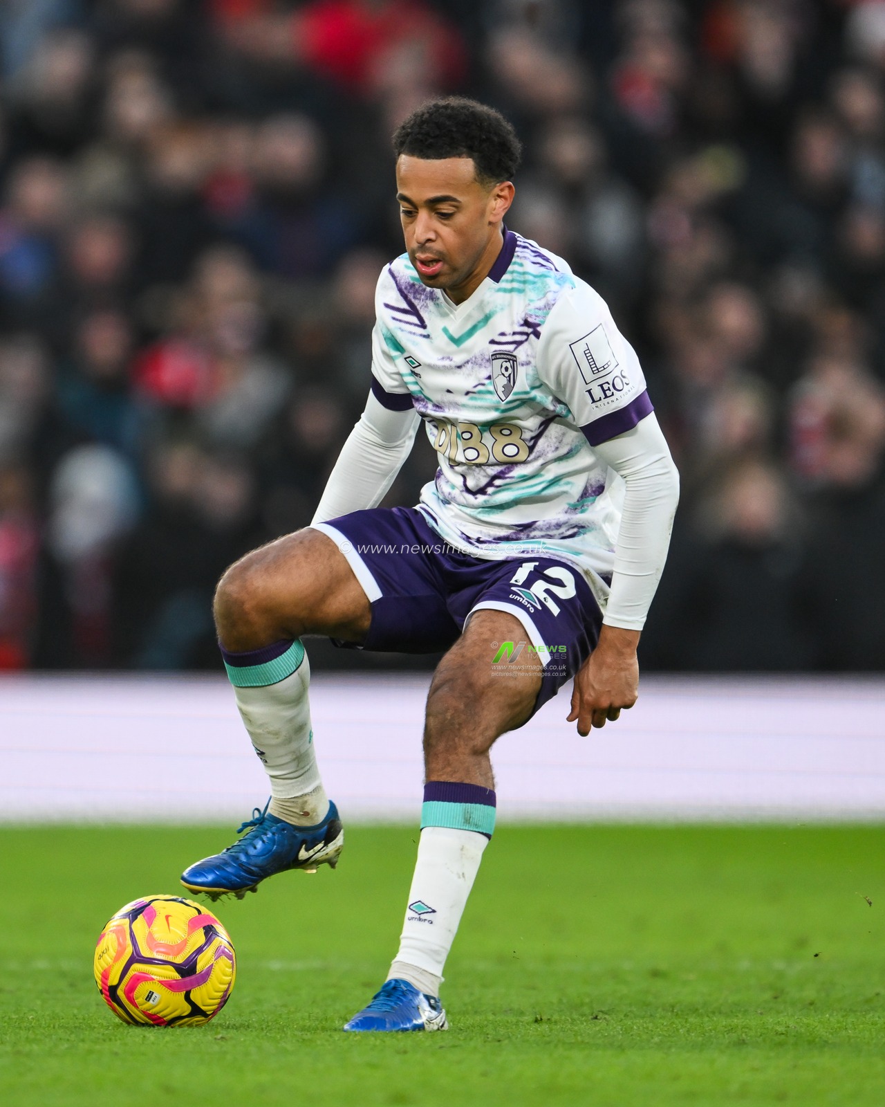 Tyler Adams of Bournemouth makes a break with the ball during the Premier League match Manchester United vs Bournemouth at Old Trafford, Manchester, United Kingdom, 22nd December 2024

(Photo by Craig Thomas/News Images)