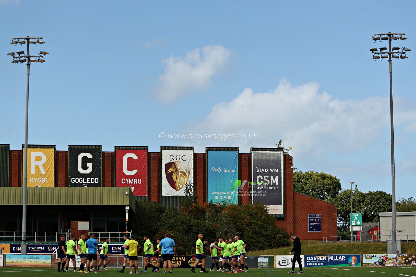 North Wales Crusaders warm up before the Betfred League 1 match North Wales Crusaders vs Keighley Cougars at Stadiwm CSM, Colwyn Bay, United Kingdom, 31st August 2025(Photo by Sam Eaden/News Images)