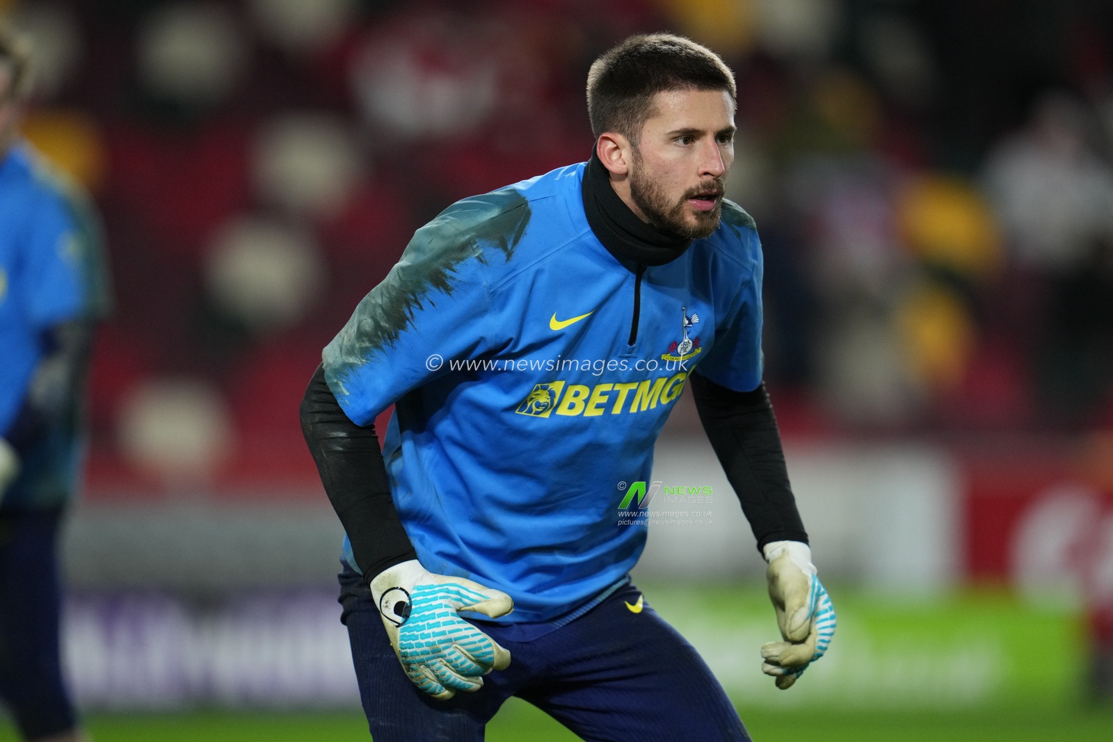 Guglielmo Vicario of Tottenham Hotspur ahead of the Premier League match Brentford vs Tottenham Hotspur at The Gtech Community Stadium, London, United Kingdom, 1st January 2026

(Photo by Harvey Murphy/News Images)

*** GER AUT SUI OUT ***