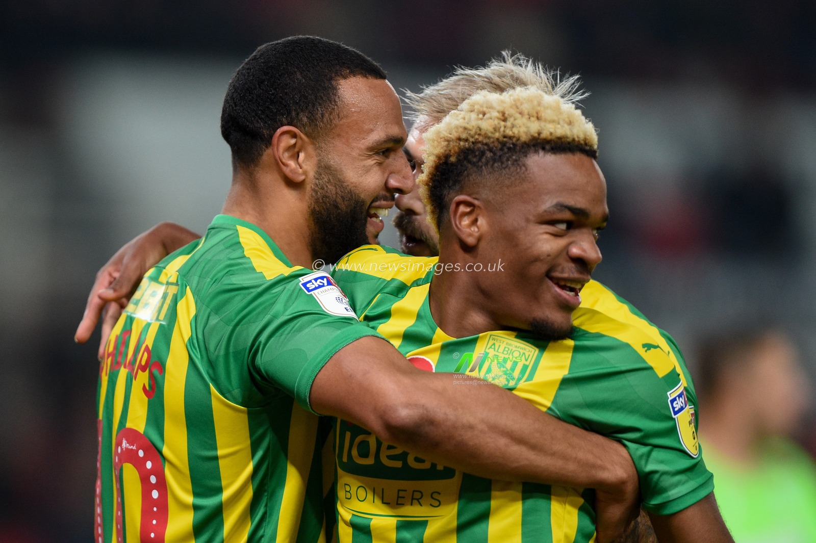 4th November 2019, Bet365 Stadium, Stoke-on-Trent, England; Sky Bet Championship, Stoke City v West Bromwich Albion : Matt Phillips (10) of West Bromwich Albion celebrates his goal making it 0-1 with Grady Diangana (29) of West Bromwich Albion 

Credit: Richard Long/News Images