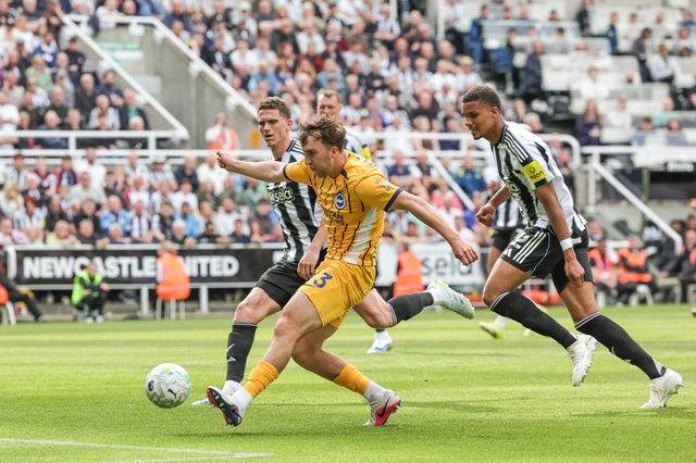 Jack Hinshelwood of Brighton & Hove Albion scores to make it 2-1 during the Premier League match Newcastle Untied vs Brighton & Hove Albion at St. James's Park, Newcastle, United Kingdom on 02 May 2026

(Photo by Mark Cosgrove/News Images)