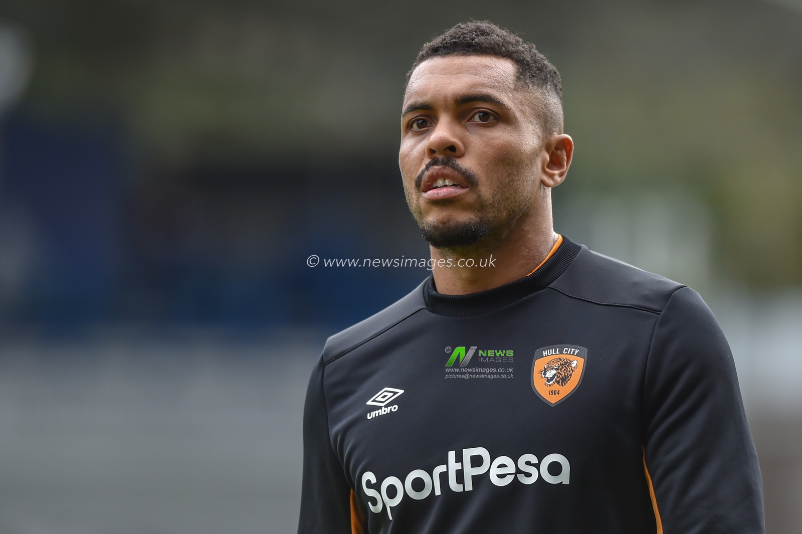 5th October 2019, John Smith's Stadium, Huddersfield, England; Sky Bet Championship, Huddersfield Town v Hull City :Josh Magennis (27) of Hull City 
Credit: Dean Williams/News Images