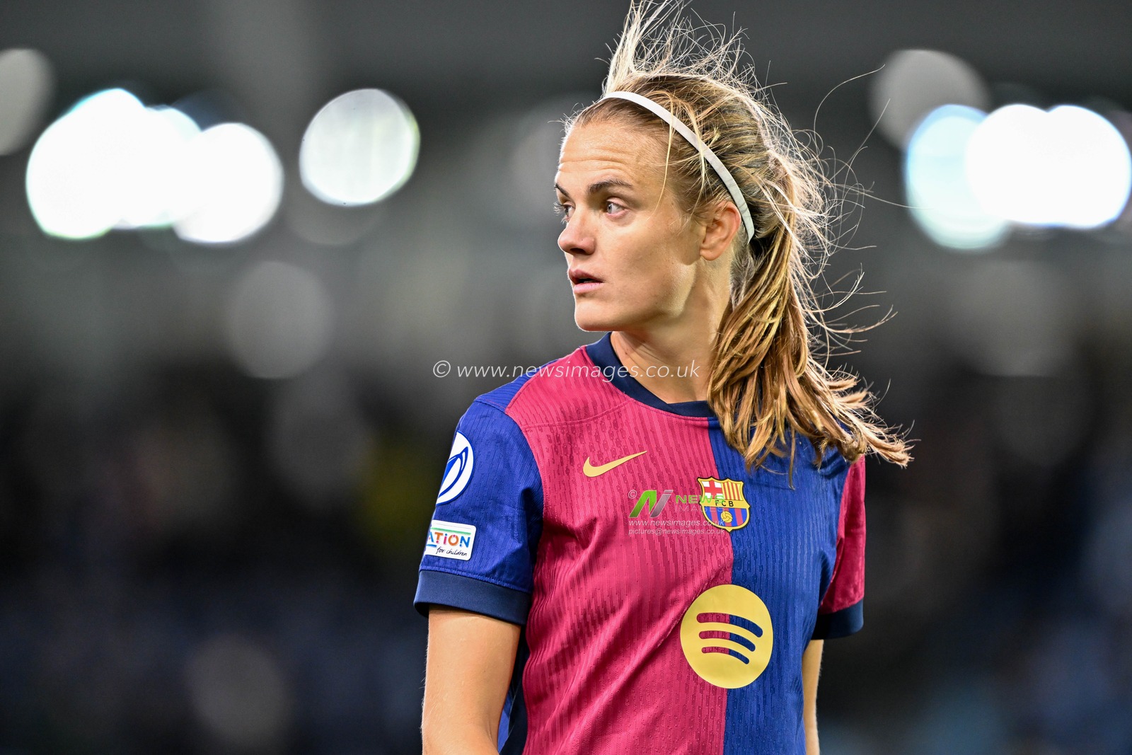 Irene Paredes of Barcelona FemenÃ­ looks dejected after the teams defeat following the UEFA Women's Champions League match  - Group D - Manchester City vs Barcelona at Manchester City Academy Stadium, Manchester, United Kingdom, 9th October 2024

(Photo by Cody Froggatt/News Images)