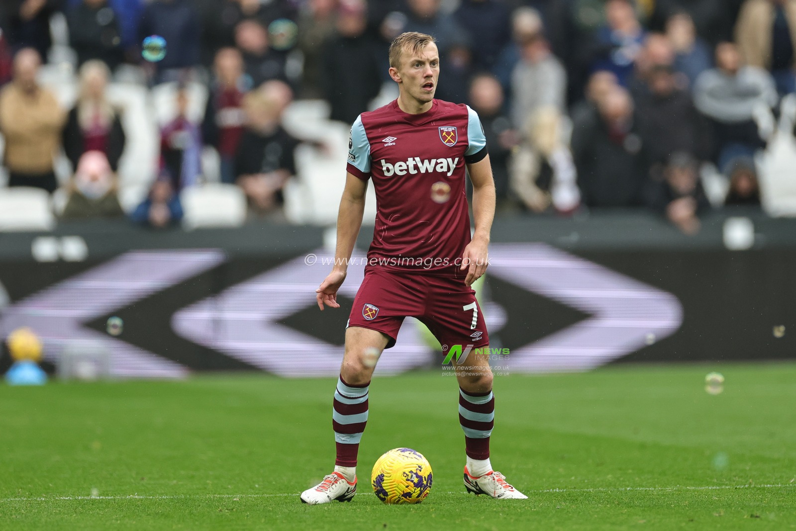 James Ward-Prowse #7 of West Ham United during the Premier League match West Ham United vs Everton at London Stadium, London, United Kingdom, 29th October 2023

(Photo by Mark Cosgrove/News Images)
