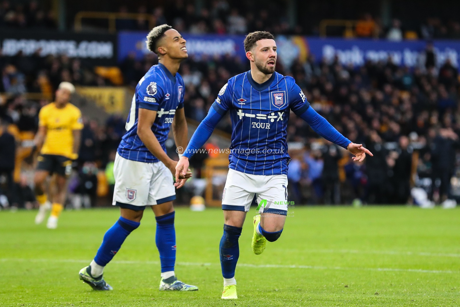 Conor Chaplin of Ipswich Town celebrates his goal to make it 0-1 during the Premier League match Wolverhampton Wanderers vs Ipswich Town at Molineux, Wolverhampton, United Kingdom, 14th December 2024

(Photo by Gareth Evans/News Images)