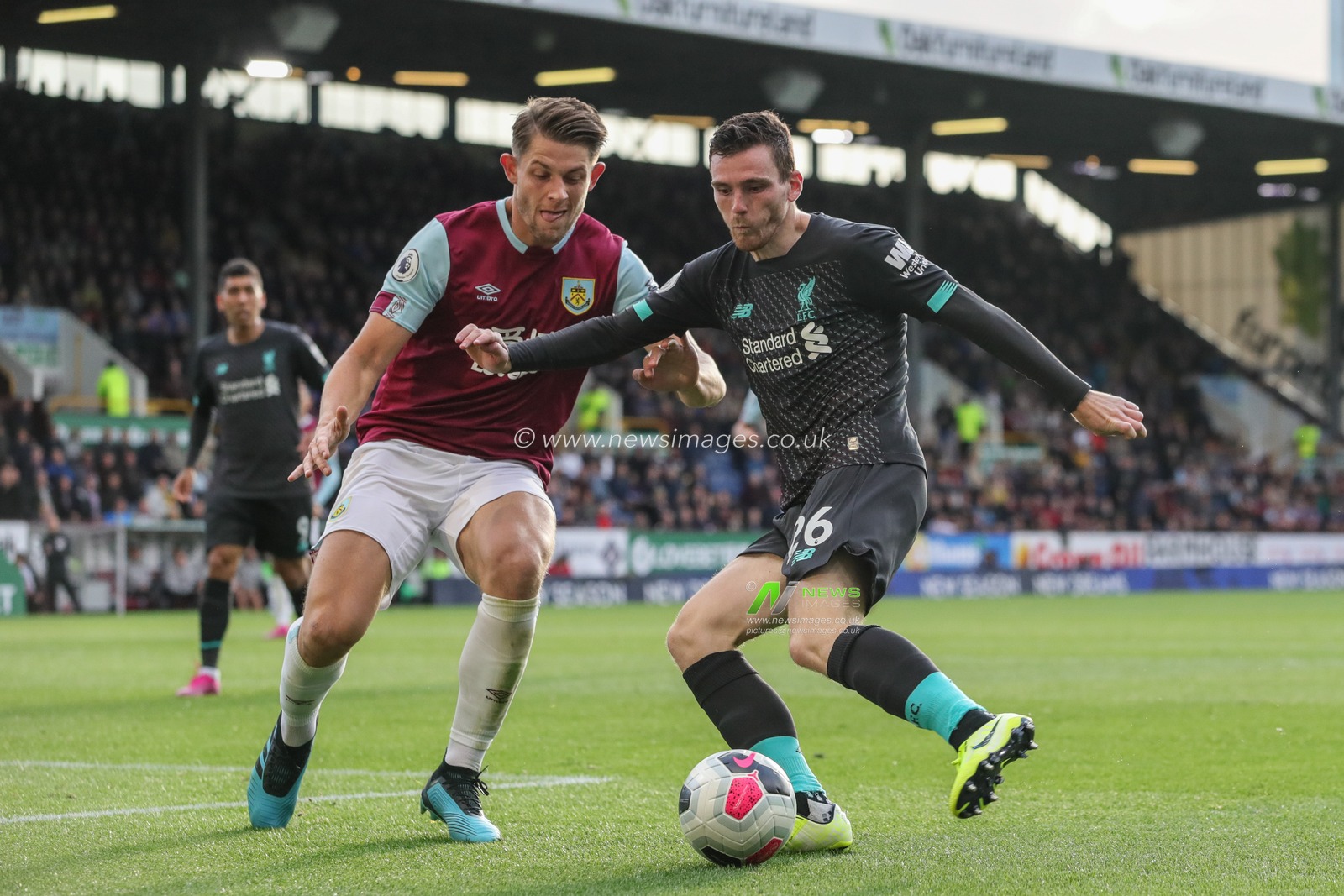 31st August 2019, Turf Moor, Burnley, England ; Premier League Football, Burnley vs Liverpool : Andrew Robertson (26) of Liverpool looks to cross the ball 

Credit: Mark Cosgrove/News Images

English Football League images are subject to DataCo Licence