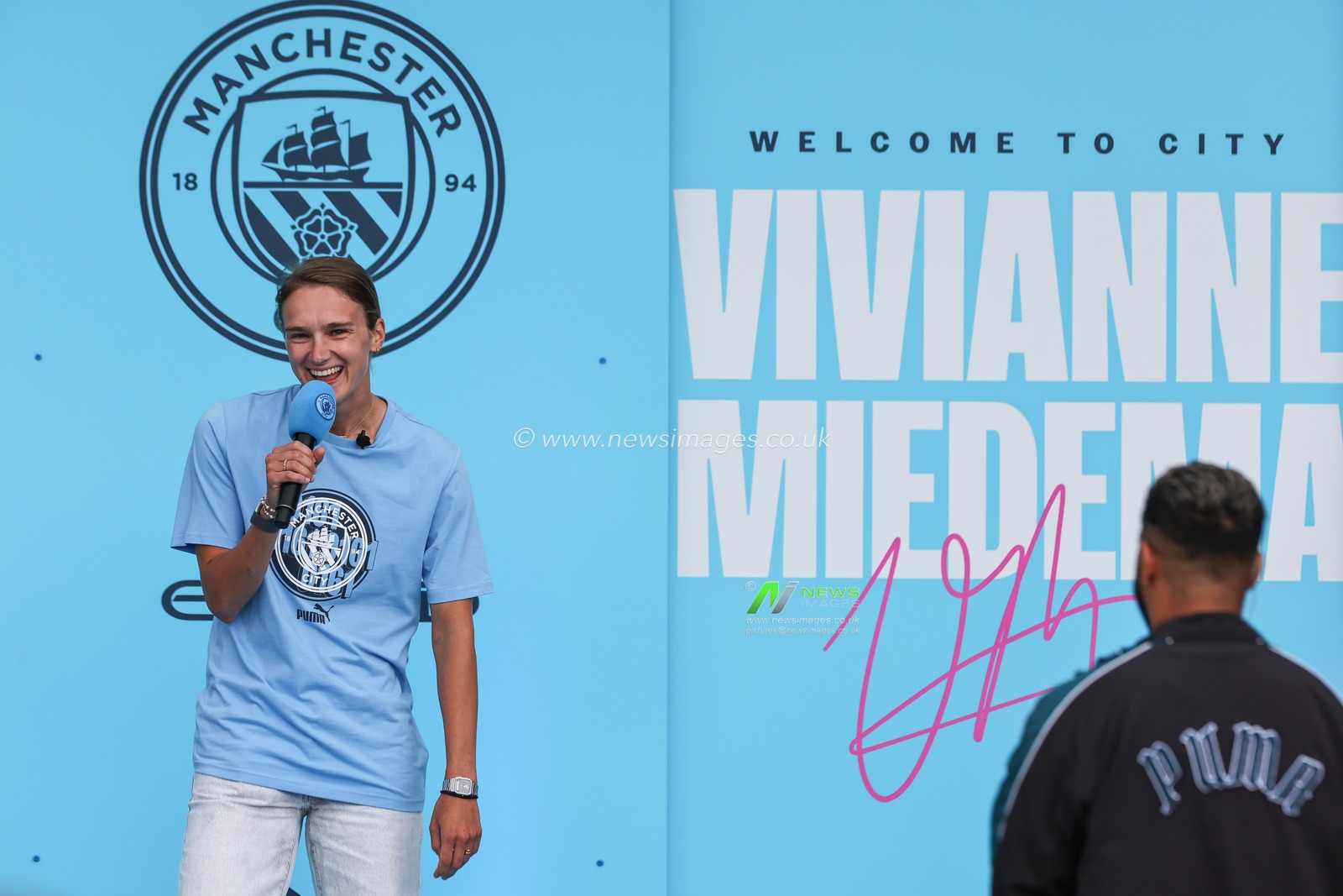 Vivianne Miedema Manchester City's womenâ€™s latest signing is introduce to supporters at Etihad Stadium, Manchester, United Kingdom, 4th August 2024

(Photo by Mark Cosgrove/News Images)