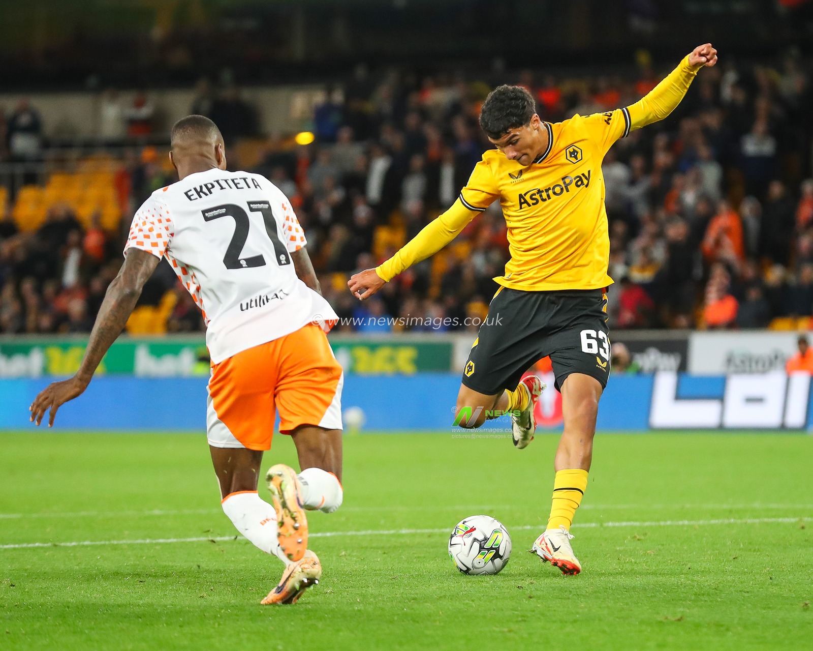 Nathan Fraser #63 of Wolverhampton Wanderers scores to make it 5-0 during the Carabao Cup match Wolverhampton Wanderers vs Blackpool at Molineux, Wolverhampton, United Kingdom, 29th August 2023

(Photo by Gareth Evans/News Images)
