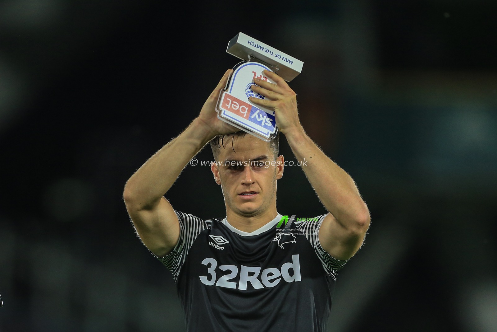 5th August 2019, John Smiths Stadium, Huddersfield England; Sky Bet Championship, Huddersfield Town vs Derby County ; Tom Lawrence (10) of Derby County and Sky Bet man of the match celebrates Derbyâ€™s win in the opening game of the season


Credit: Mark Cosgrove/News Images

English Football League images are subject to DataCo Licence