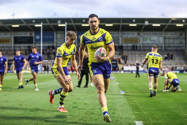 Ryan Matterson of Warrington Wolves in the pre-game warm up during the Betfred Super League Round 24 match Warrington Wolves vs Salford Red Devils at Halliwell Jones Stadium, Warrington, United Kingdom, 29th August 2025

(Photo by Alfie Cosgrove/News Images)
