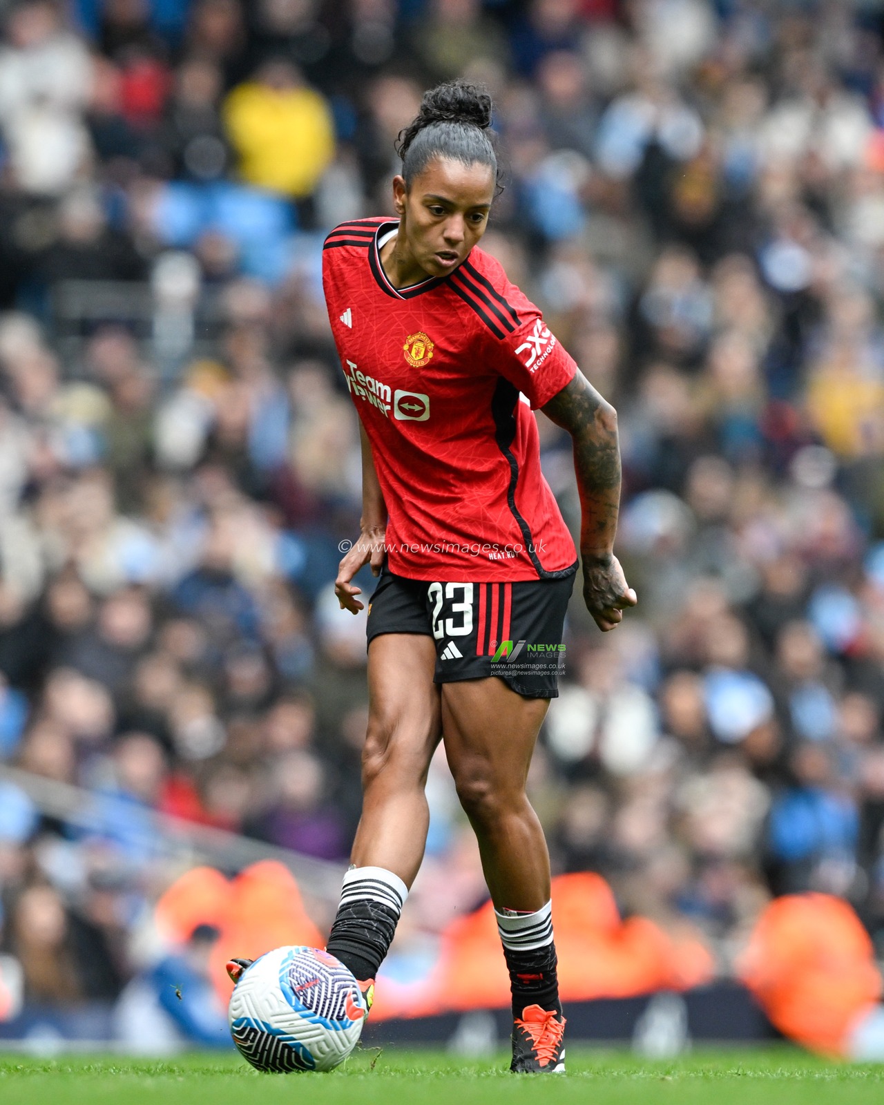 Geyse of Manchester United Women passes the ball, during The FA Women's Super League match Manchester City Women vs Manchester United Women at Etihad Stadium, Manchester, United Kingdom, 23rd March 2024

(Photo by Cody Froggatt/News Images)