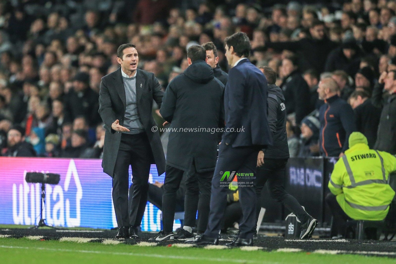 17th December 2018, Pride Park, Derby, England; Sky Bet Championship, Derby County vs Nottingham Forest ;  Frank Lampard manager of Derby County is furious with the fourth official after a poor decision by referee Keith Stroud 

Credit: Mark Cosgrove/News Images 

English Football League images are subject to DataCo Licence