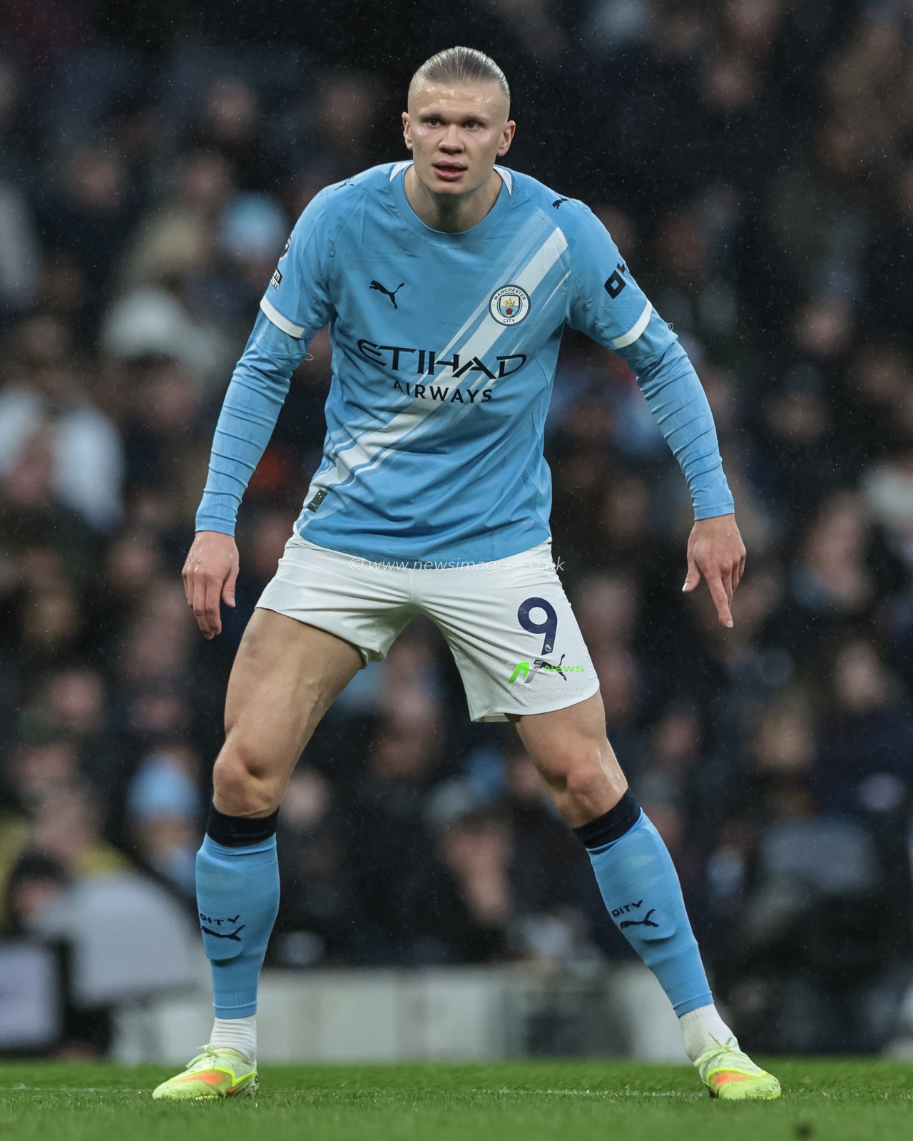 Erling Haaland of Manchester City during the Premier League match Manchester City vs Sunderland at Etihad Stadium, Manchester, United Kingdom, 6th December 2025

(Photo by Mark Cosgrove/News Images)

*** GER AUT SUI OUT ***
