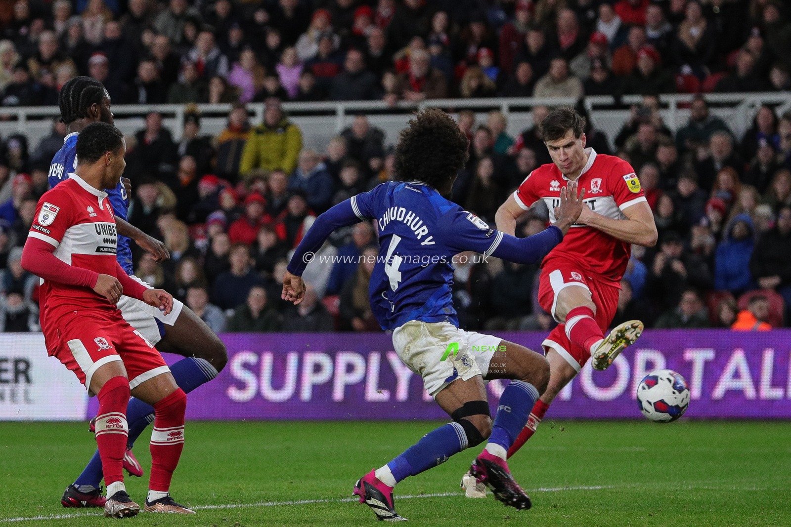 Paddy McNair #17 of Middlesbrough takes a shot during the Sky Bet Championship match Middlesbrough vs Watford at Riverside Stadium, Middlesbrough, United Kingdom, 28th January 2023

(Photo by James Heaton/News Images)