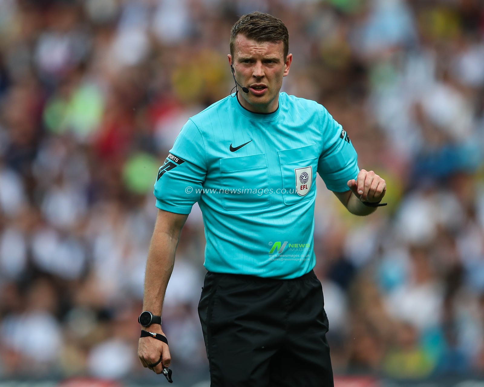 Referee Samuel Barrott during the Sky Bet Championship Play-Off Semi-Final First Leg match West Bromwich Albion vs Southampton at The Hawthorns, West Bromwich, United Kingdom, 12th May 2024

(Photo by Gareth Evans/News Images)
