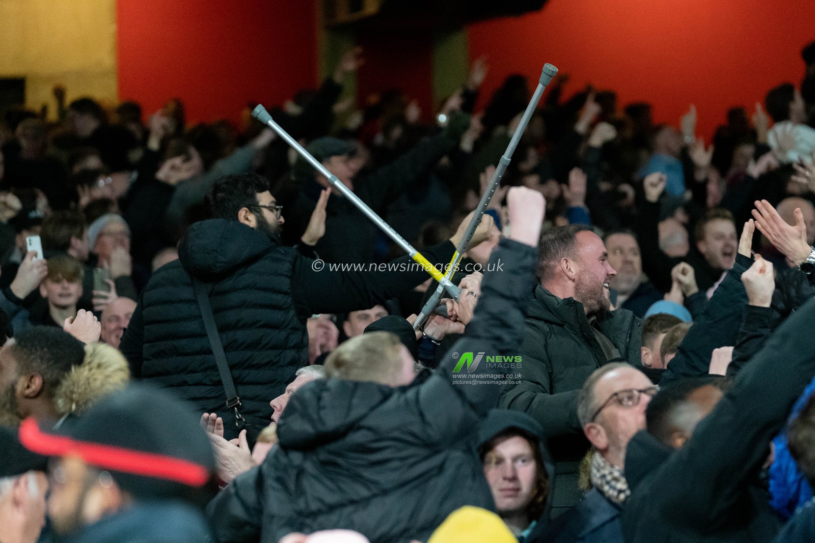 West Hans celebrate after Said Benrahma #22 of West Ham United scores from the penalty spot during the Premier League match Arsenal vs West Ham United at Emirates Stadium, London, United Kingdom, 26th December 2022

(Photo by Richard Washbrooke/News Images)