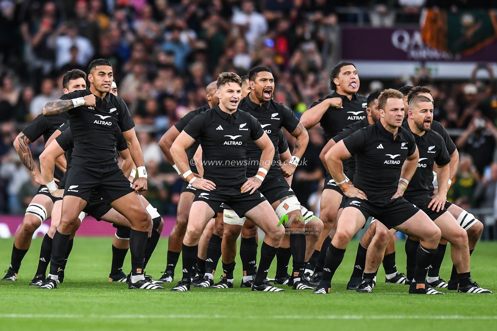 New Zealand perform the Haka ahead of the International match South Africa vs New Zealand at Twickenham Stadium, Twickenham, United Kingdom, 25th August 2023

(Photo by Mike Jones/News Images)