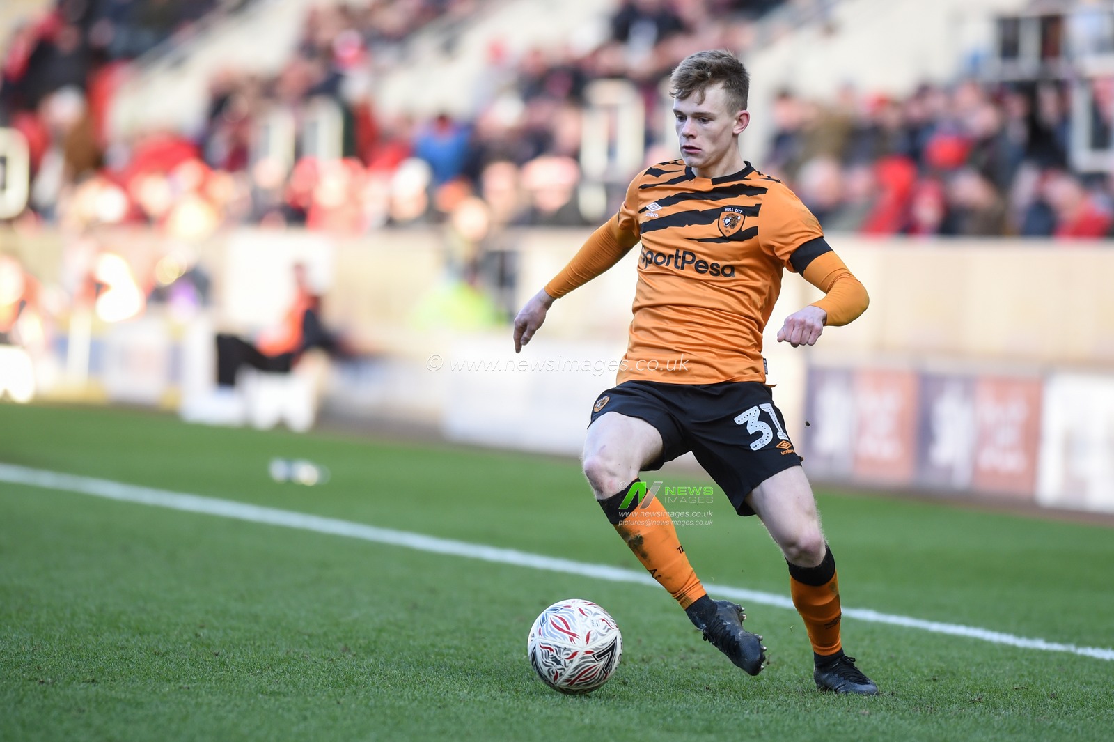 4th January 2020, New York Stadium, Rotherham, England; Emirates FA Cup, Rotherham United v Hull City : Keane Lewis-Potter (31) of Hull City with the ball â€˜

Credit: Dean Williams/News Images