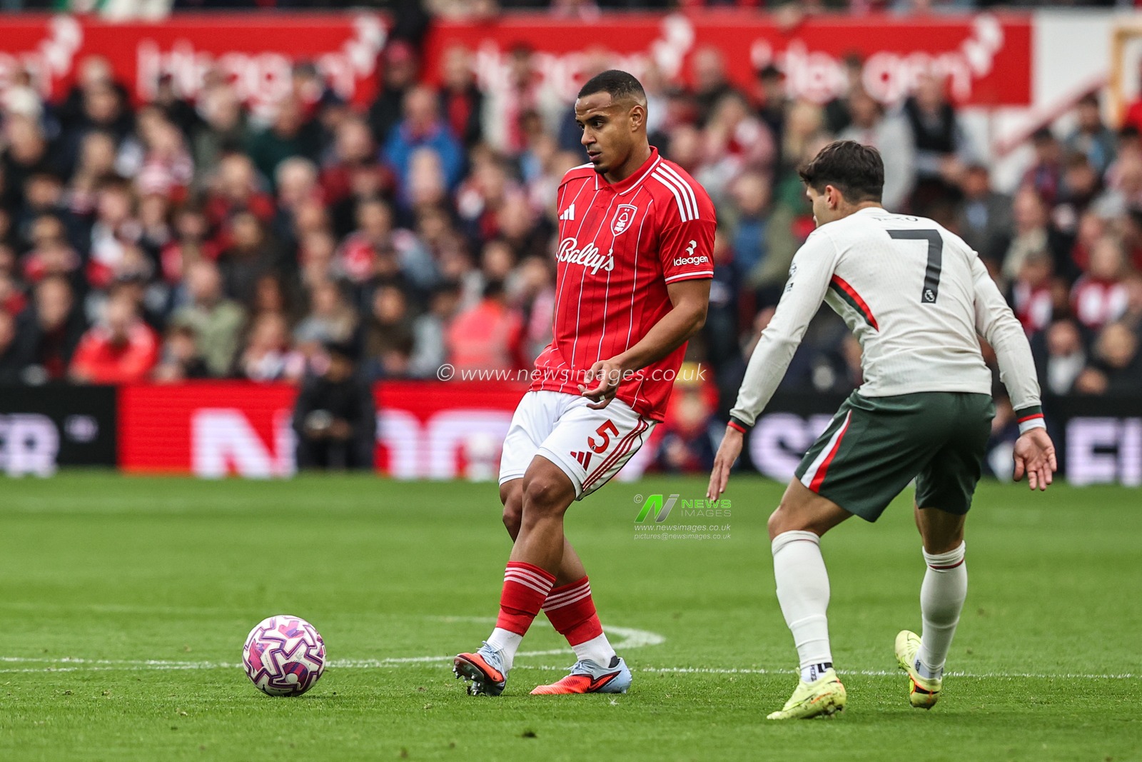 Murillo of Nottingham Forest passes the ball during the Premier League match Nottingham Forest vs Chelsea at City Ground, Nottingham, United Kingdom, 18th October 2025

(Photo by Alfie Cosgrove/News Images)