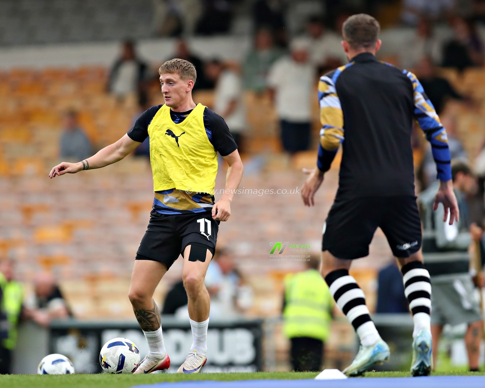 Ronan Curtis of Port Vale F.C. before the Sky Bet League 1 match Port Vale vs Cardiff City at Vale Park, Burslem, United Kingdom, 7th August 2025(Photo by Sam Eaden/News Images)